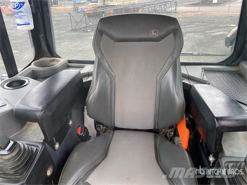 John Deere 700L LGP Crawler Dozer Telaketjupuskutraktorit