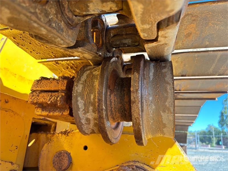 John Deere 700L LGP Crawler Dozer Telaketjupuskutraktorit