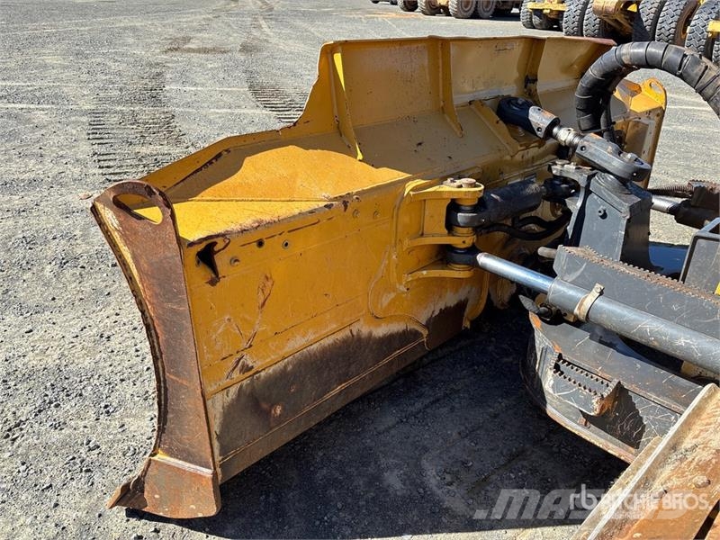 John Deere 700L LGP Crawler Dozer Telaketjupuskutraktorit