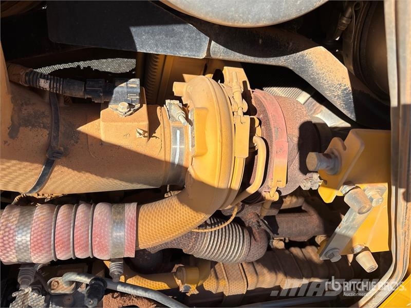John Deere 700L XLT Crawler Dozer Гусеничні бульдозери