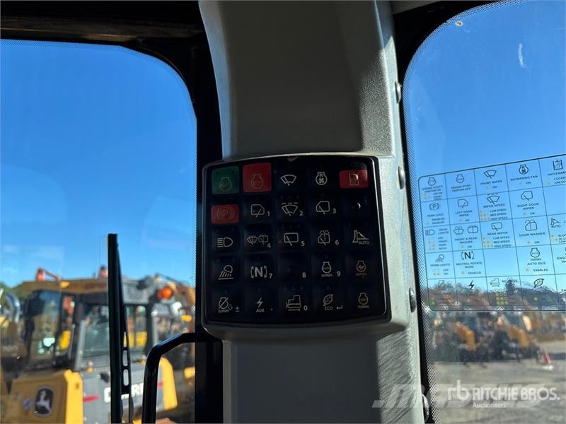 John Deere 700L XLT Crawler Dozer Гусеничні бульдозери