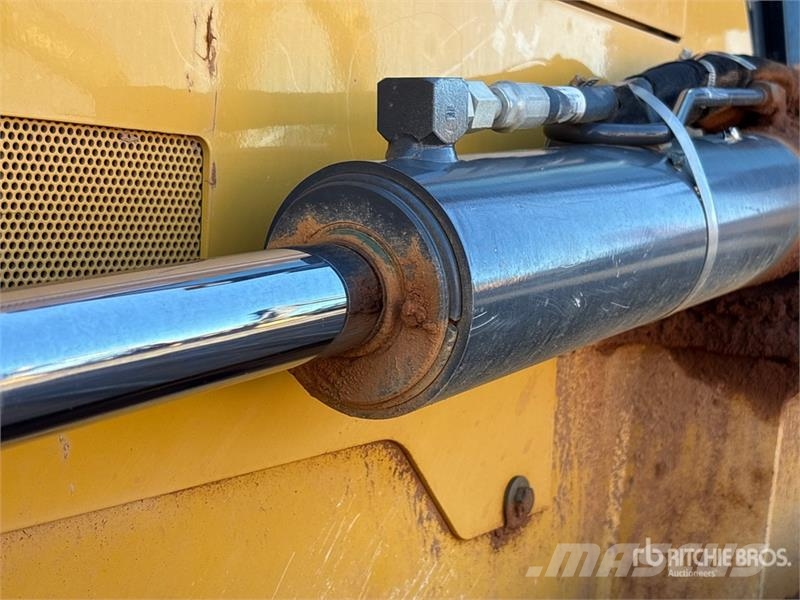 John Deere 700L XLT Crawler Dozer Гусеничні бульдозери