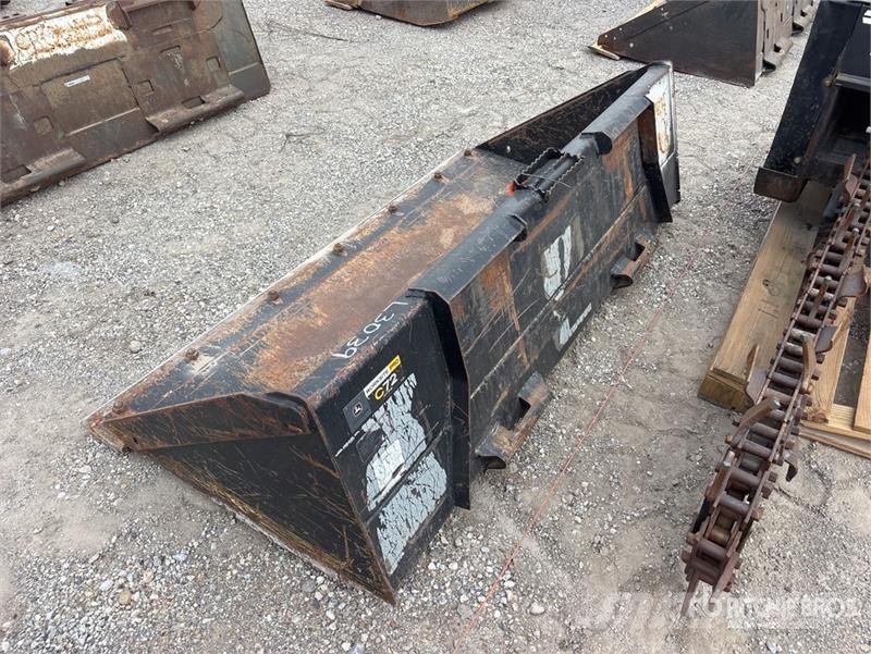 John Deere 72 in General Purpose Skid Steer Bucket Lopaty