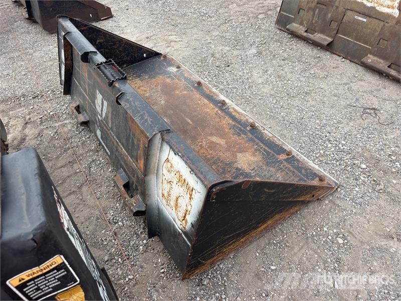 John Deere 72 in General Purpose Skid Steer Bucket Lopaty
