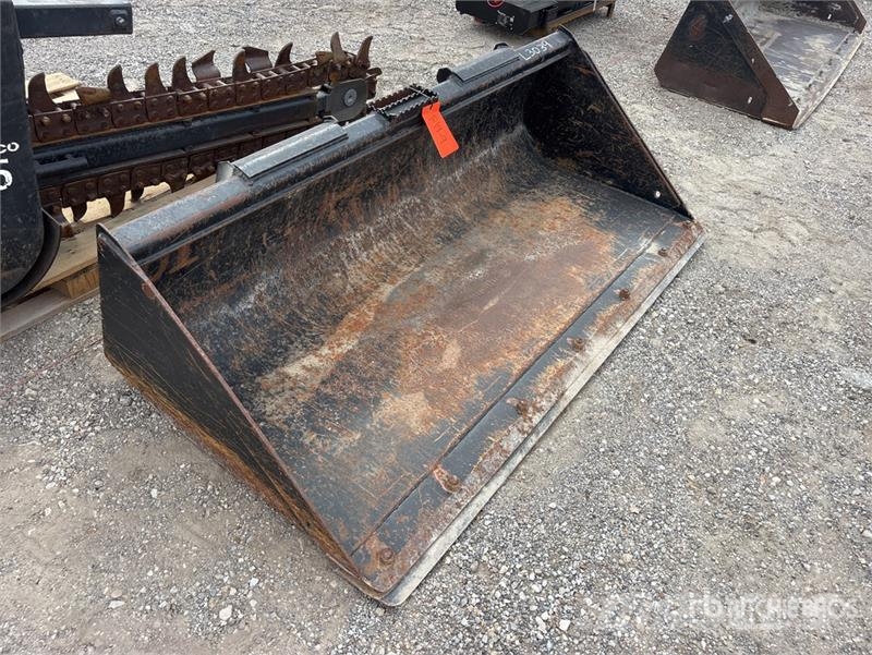 John Deere 72 in General Purpose Skid Steer Bucket Lopaty