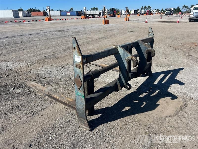 John Deere 72 in Wheel Loader Forks Gabeln