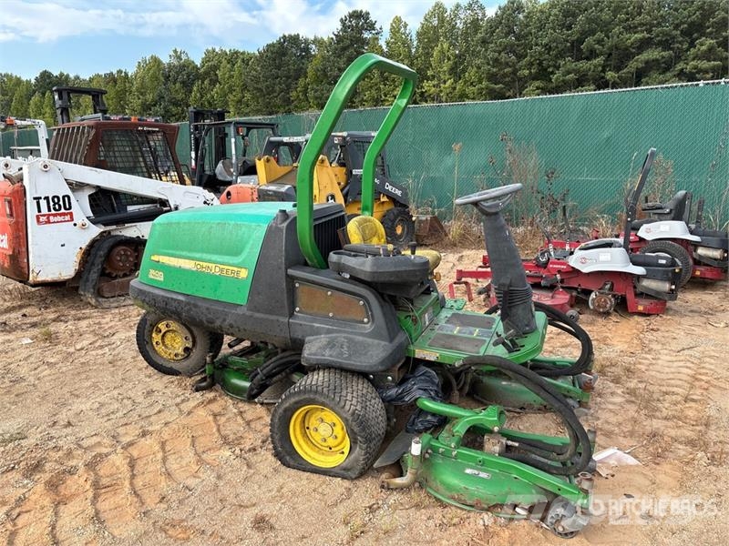 John Deere 7400 4x2 Ride-On Lawn Mower Traktorske kosilice