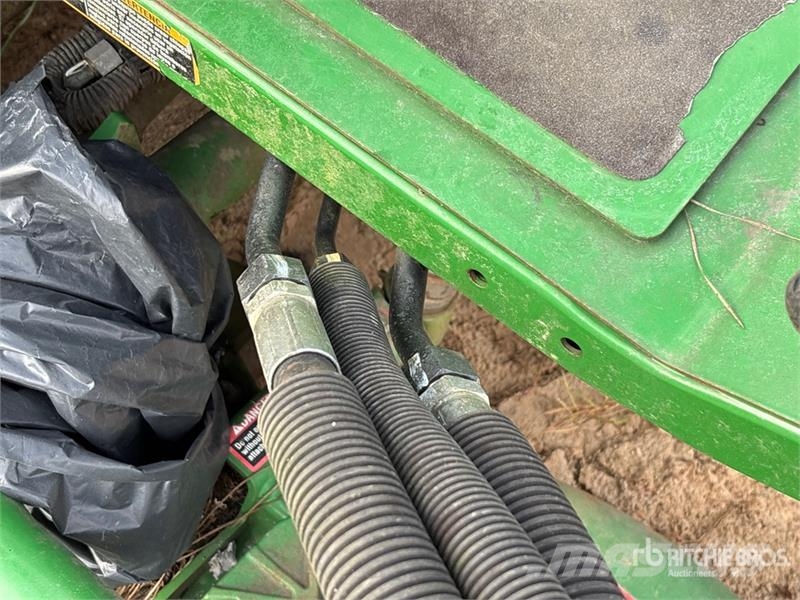John Deere 7400 4x2 Ride-On Lawn Mower Traktorske kosilice