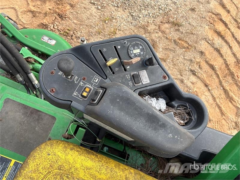 John Deere 7400 4x2 Ride-On Lawn Mower Traktorske kosilice