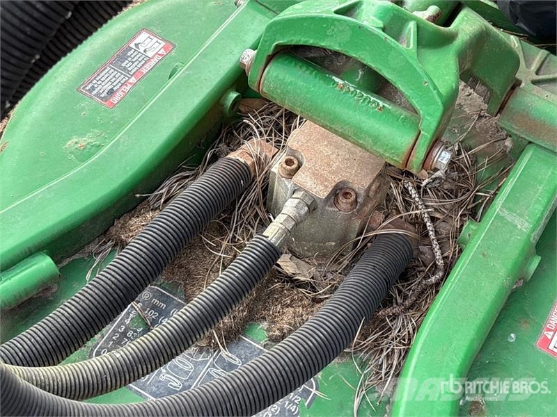 John Deere 7400 4x2 Ride-On Lawn Mower Traktorske kosilice