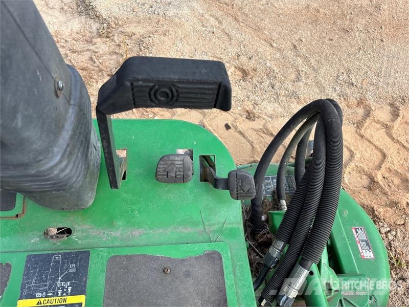 John Deere 7400 4x2 Ride-On Lawn Mower Traktorske kosilice