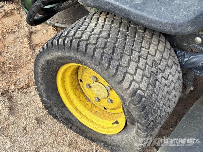 John Deere 7400 4x2 Ride-On Lawn Mower Traktorske kosilice