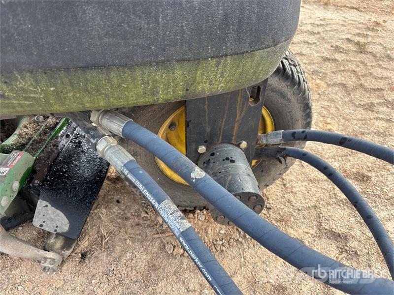 John Deere 7400 4x2 Ride-On Lawn Mower Traktorske kosilice