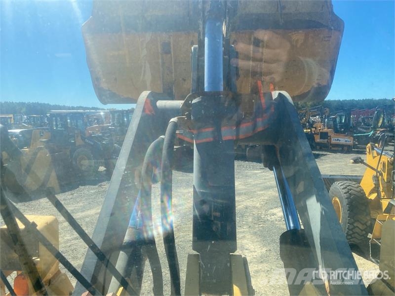 John Deere 744J Wielladers