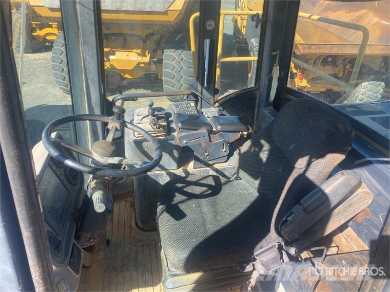 John Deere 744J Wielladers