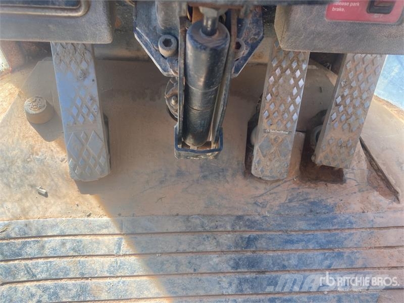 John Deere 744J Wielladers
