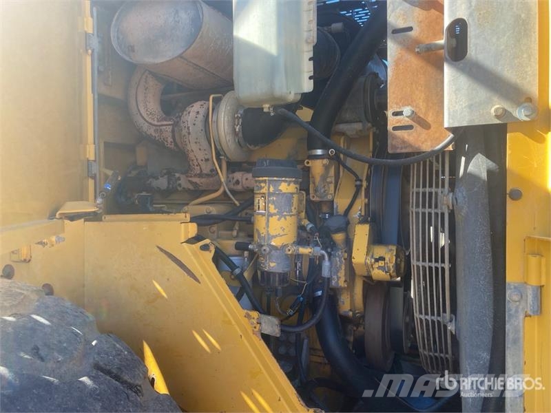 John Deere 744J Wielladers