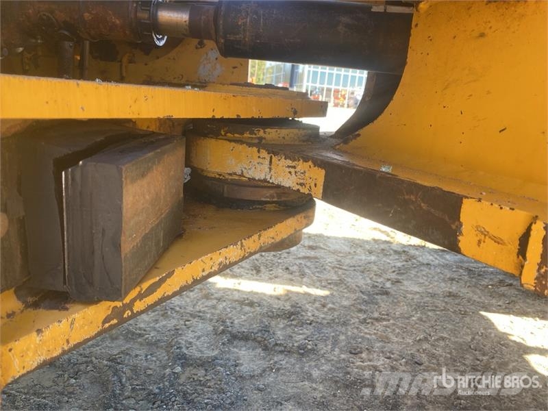 John Deere 744J Wielladers