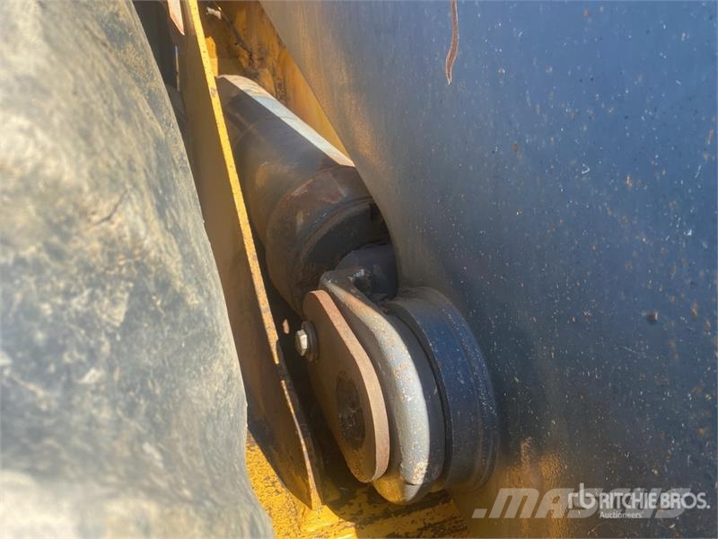 John Deere 744J Wielladers