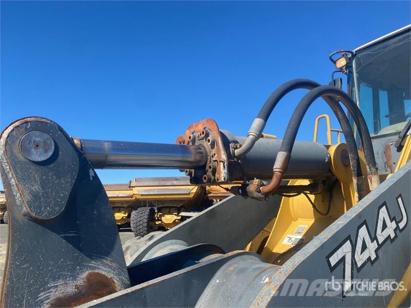 John Deere 744J Wielladers