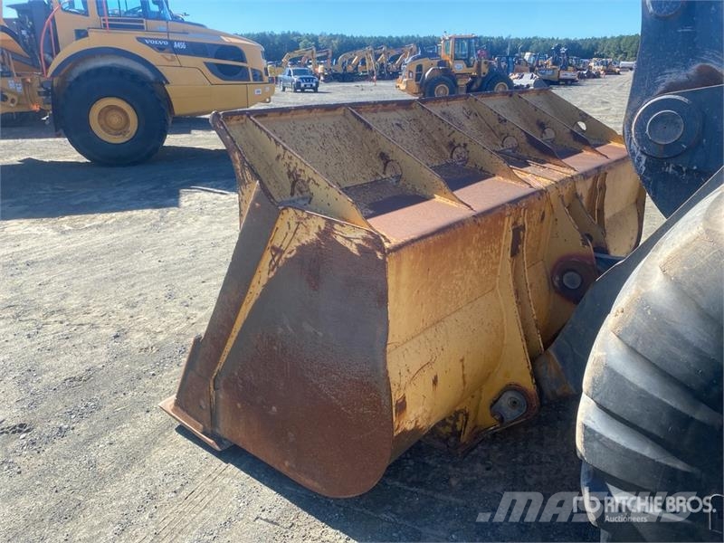 John Deere 744J Wielladers