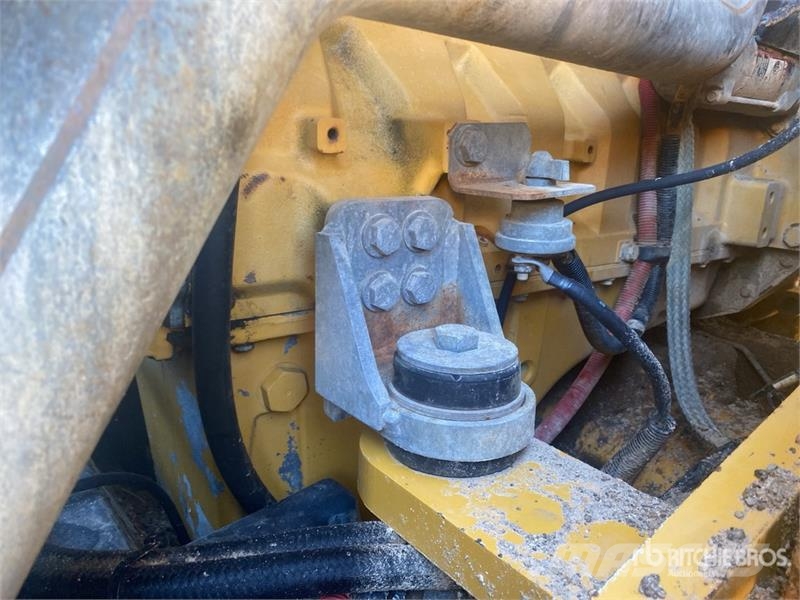 John Deere 744J Wielladers