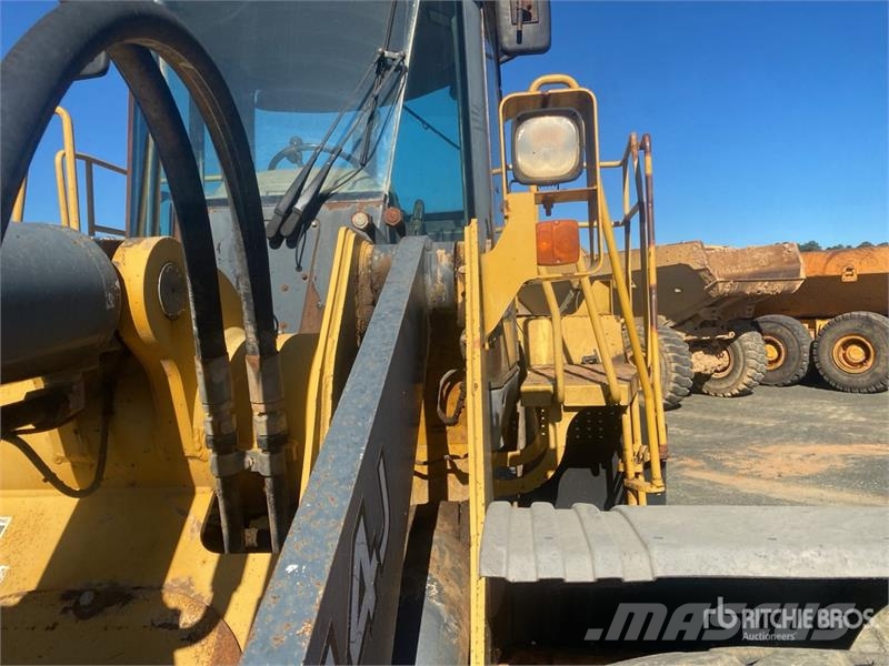 John Deere 744J Wielladers