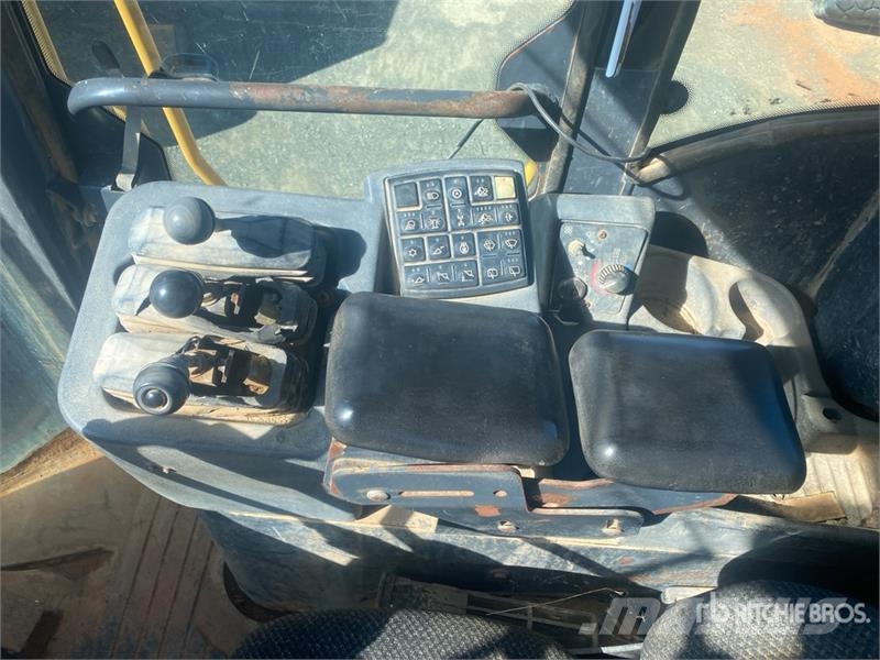 John Deere 744J Wielladers