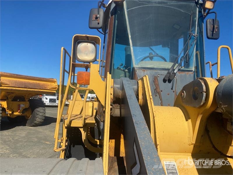 John Deere 744J Wielladers