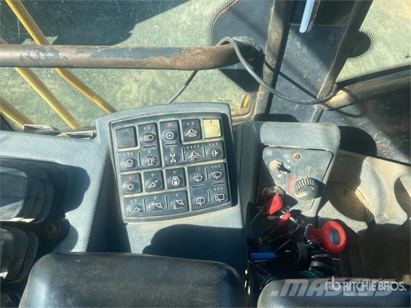 John Deere 744J Wielladers