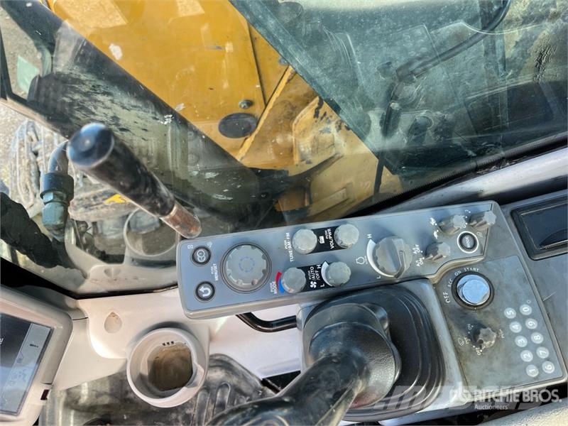 John Deere 75G Bageri guseničari