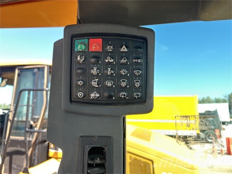 John Deere 772G AWD Motor Grader Graders