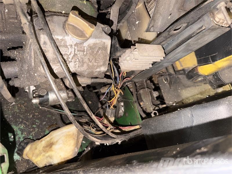 John Deere 777 Z-Trak Zero-Turn Lawn Mower Päältäajettavat ruohonleikkurit