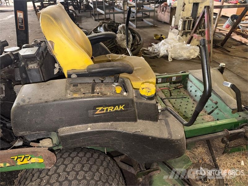 John Deere 777 Z-Trak Zero-Turn Lawn Mower Päältäajettavat ruohonleikkurit