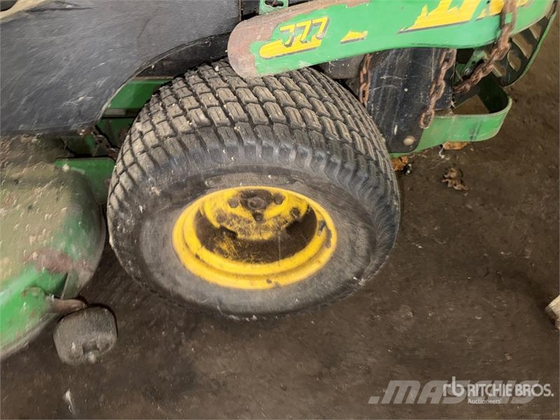 John Deere 777 Z-Trak Zero-Turn Lawn Mower Päältäajettavat ruohonleikkurit