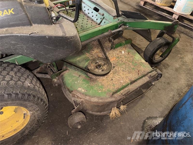 John Deere 777 Z-Trak Zero-Turn Lawn Mower Päältäajettavat ruohonleikkurit