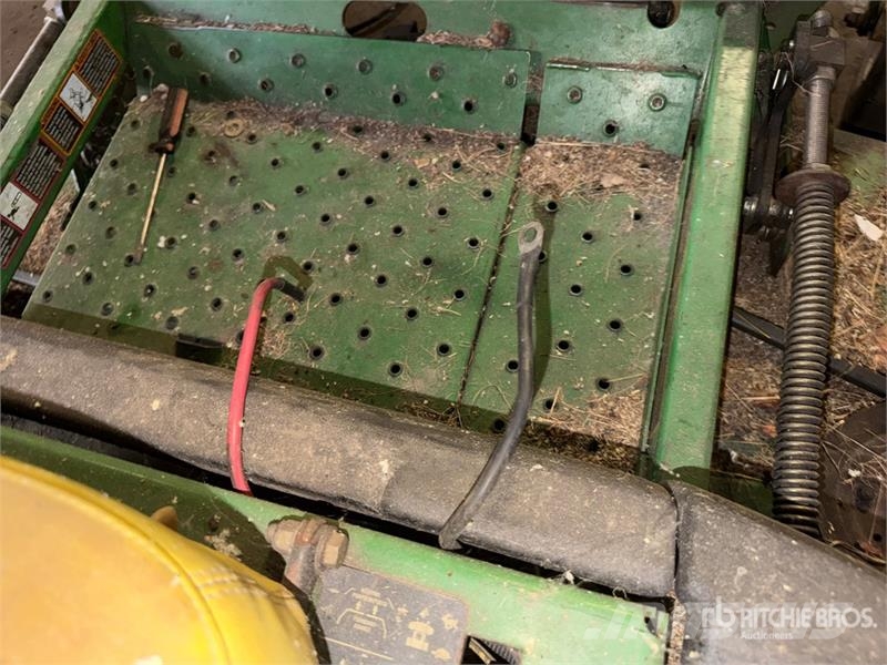 John Deere 777 Z-Trak Zero-Turn Lawn Mower Päältäajettavat ruohonleikkurit