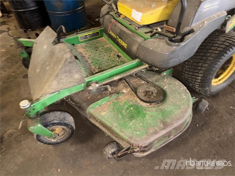 John Deere 777 Z-Trak Zero-Turn Lawn Mower Päältäajettavat ruohonleikkurit