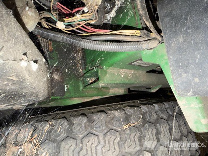 John Deere 777 Z-Trak Zero-Turn Lawn Mower Päältäajettavat ruohonleikkurit