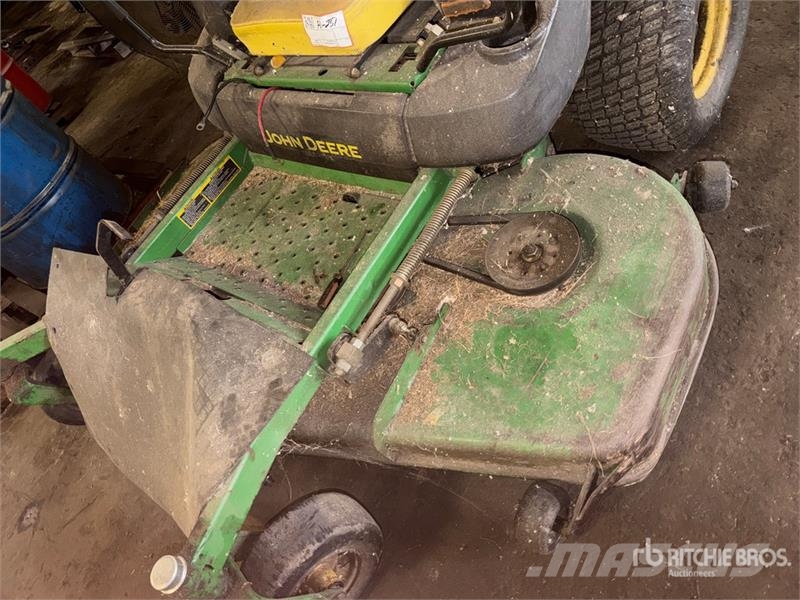 John Deere 777 Z-Trak Zero-Turn Lawn Mower Päältäajettavat ruohonleikkurit