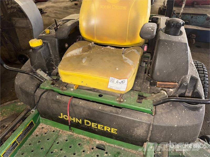 John Deere 777 Z-Trak Zero-Turn Lawn Mower Päältäajettavat ruohonleikkurit