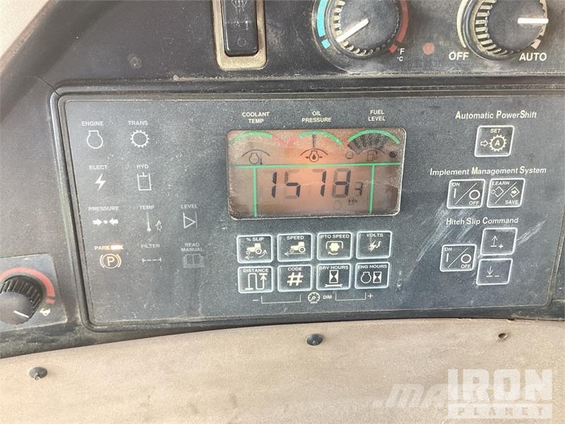 John Deere 8420 الجرارات