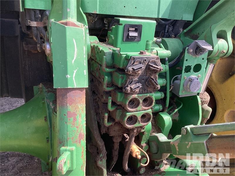John Deere 8420 الجرارات