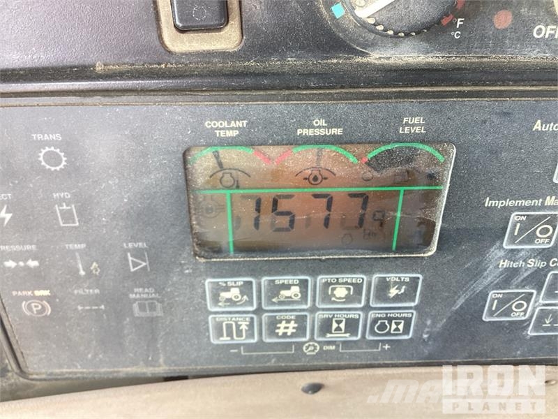 John Deere 8420 الجرارات