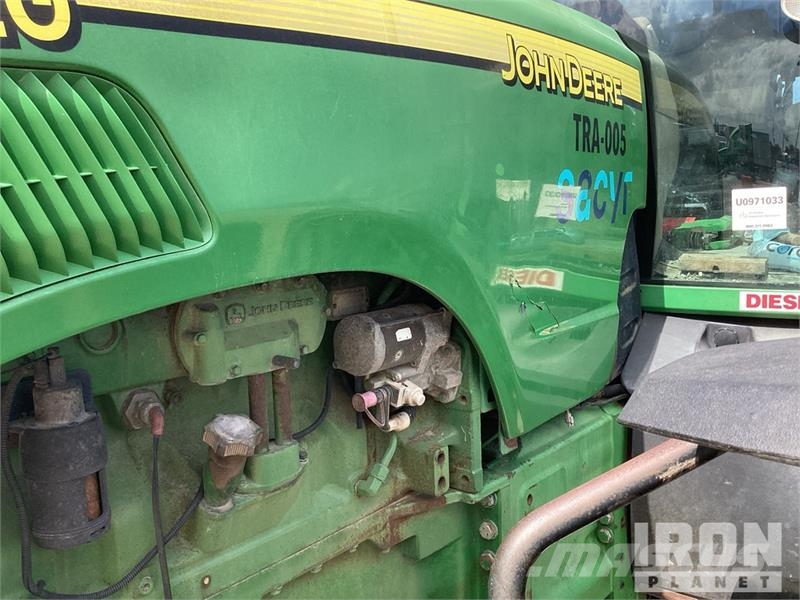 John Deere 8420 الجرارات