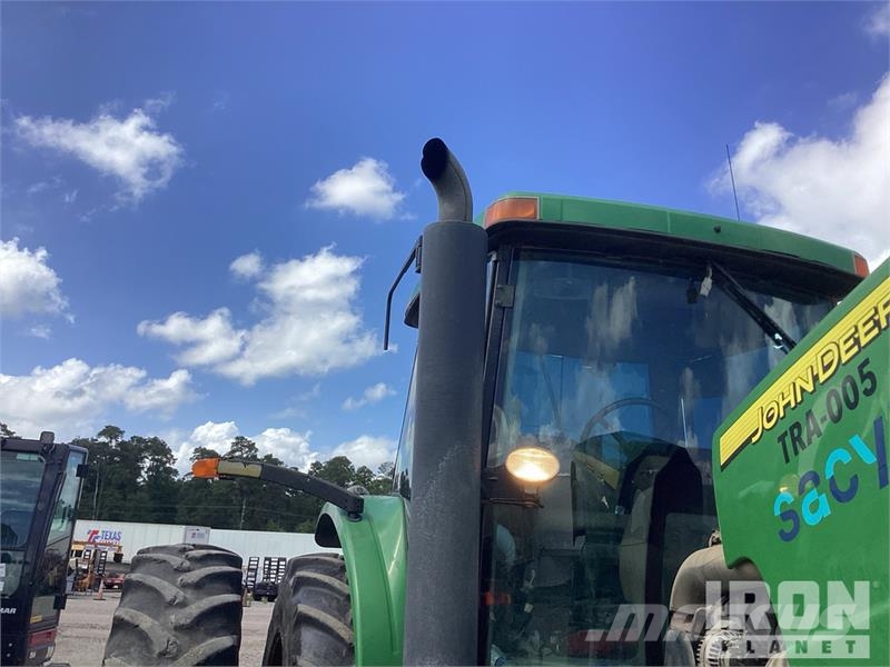 John Deere 8420 الجرارات