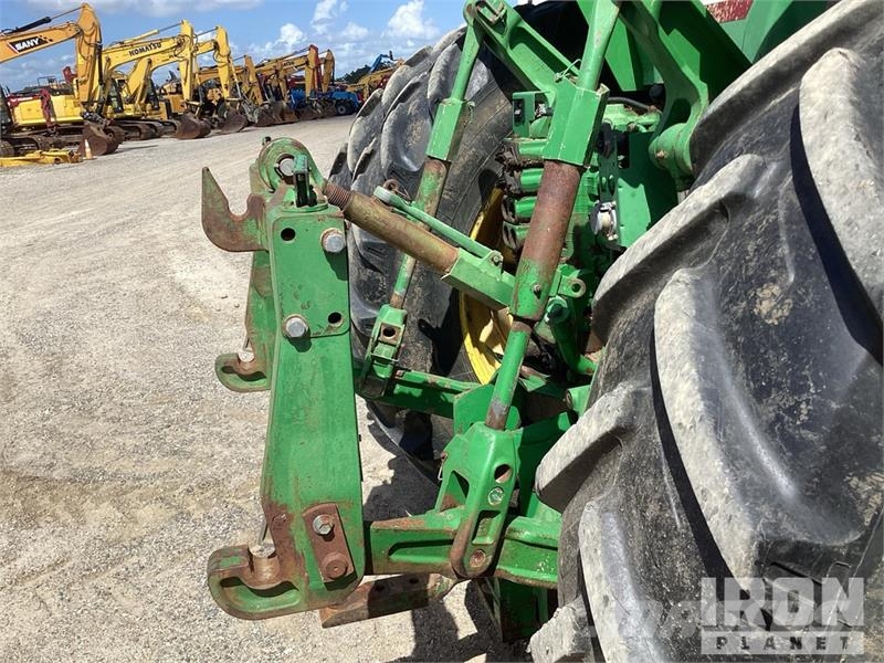 John Deere 8420 الجرارات