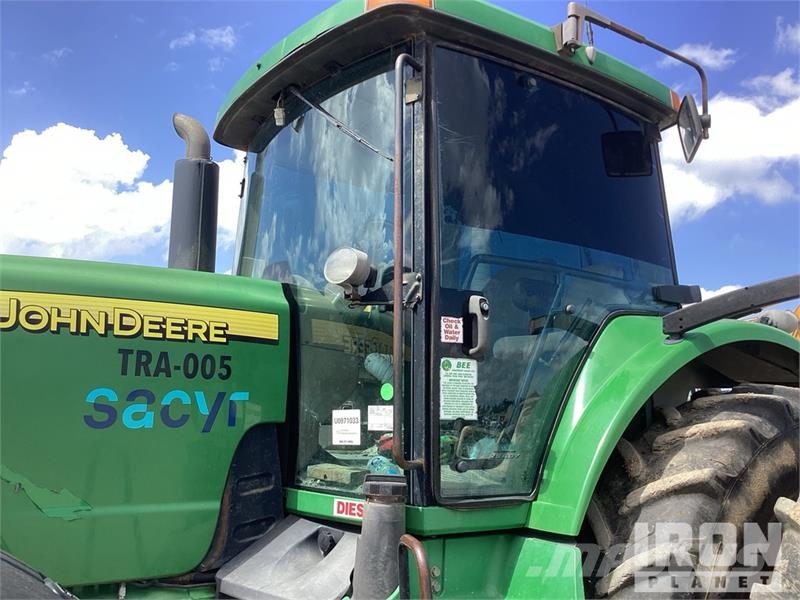 John Deere 8420 الجرارات