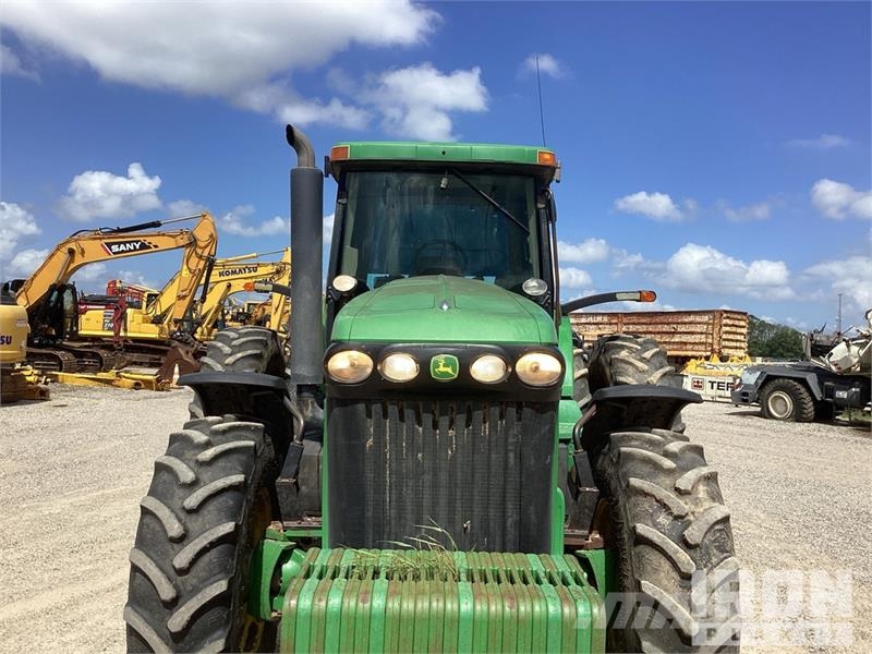 John Deere 8420 الجرارات