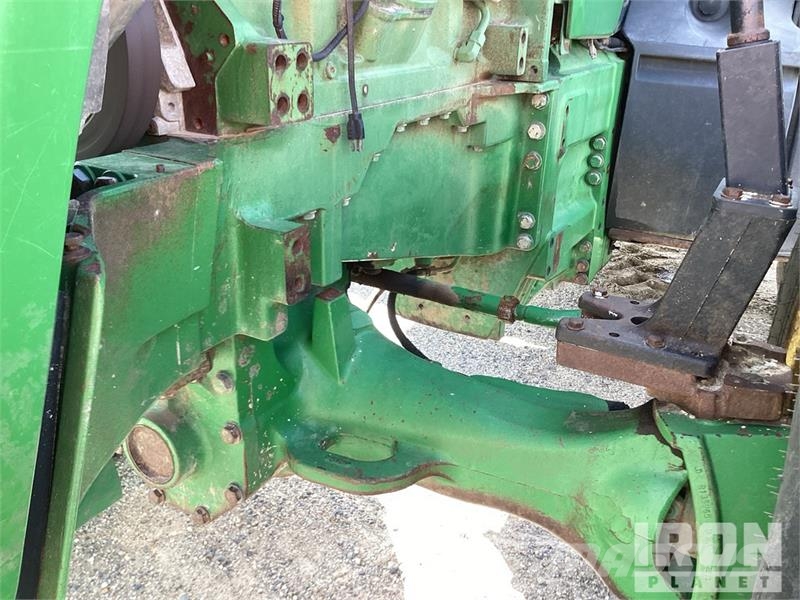 John Deere 8420 الجرارات